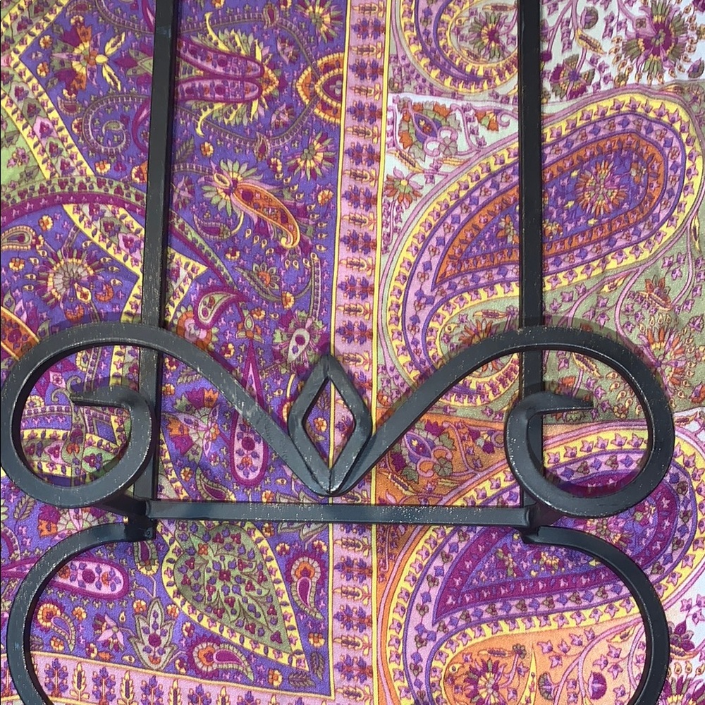 Vintage elegant Black Wrought Iron Metal Two Plate Wall Decor - Picture 7 of 12